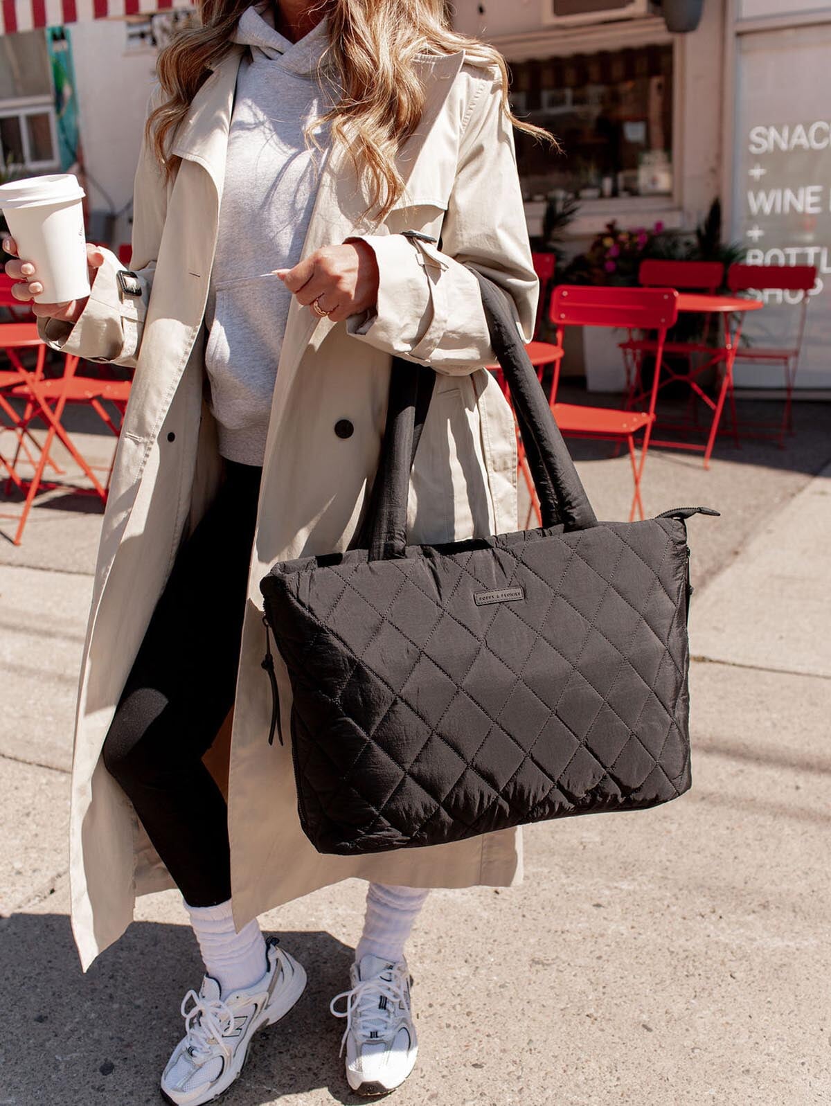 Tote It Black